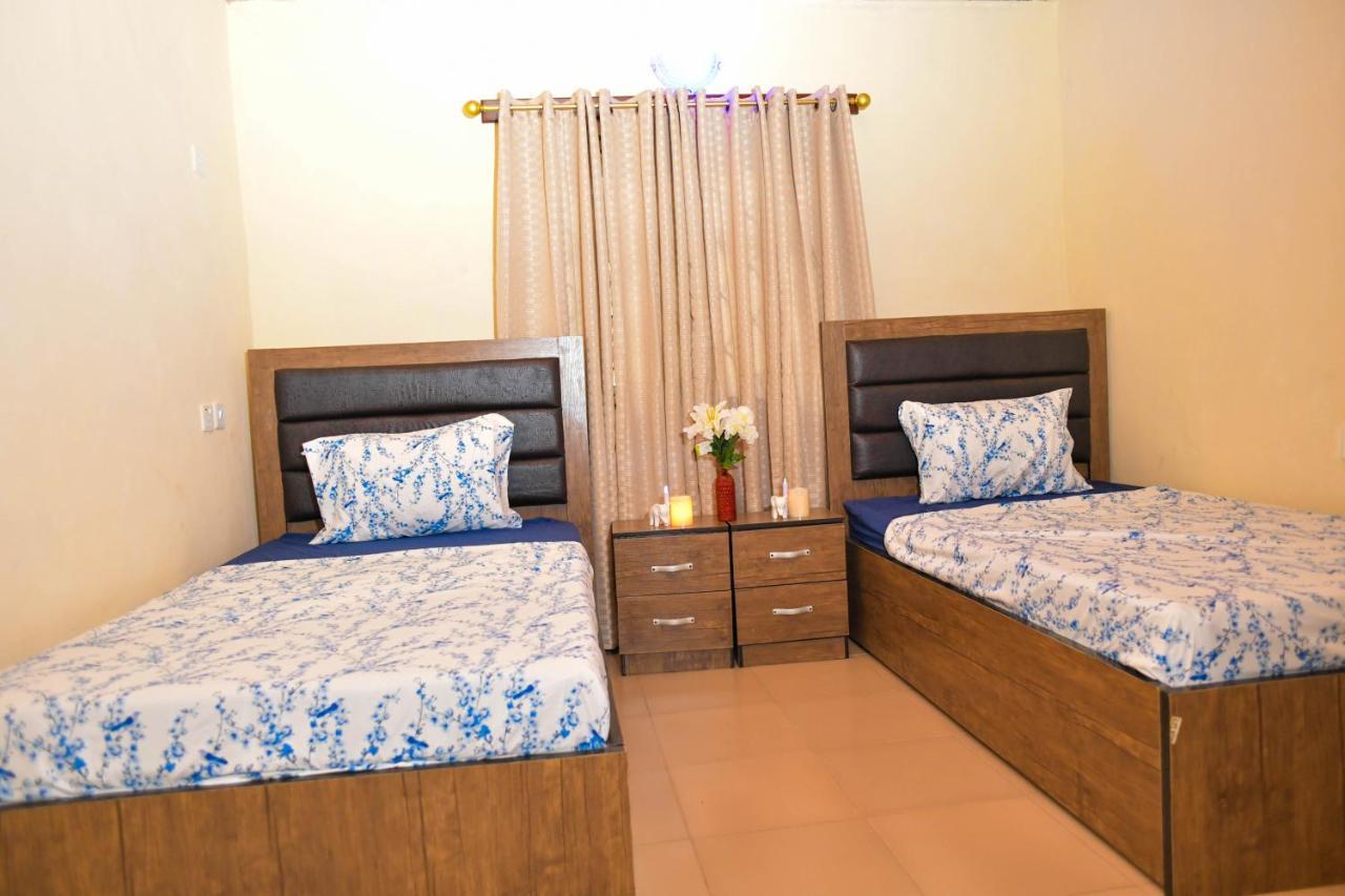 Living Green Apartments Airport Pick Up Бенин Сити Екстериор снимка