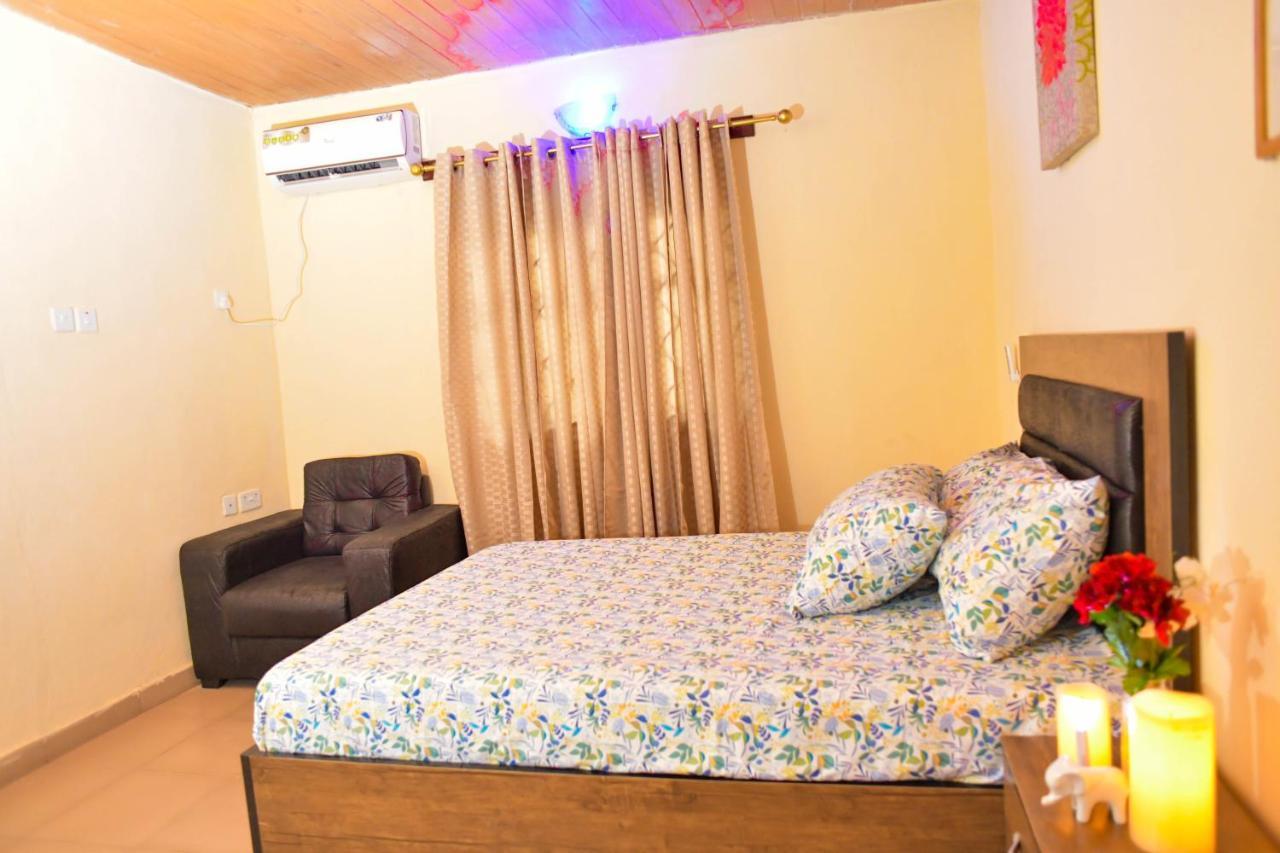 Living Green Apartments Airport Pick Up Бенин Сити Екстериор снимка