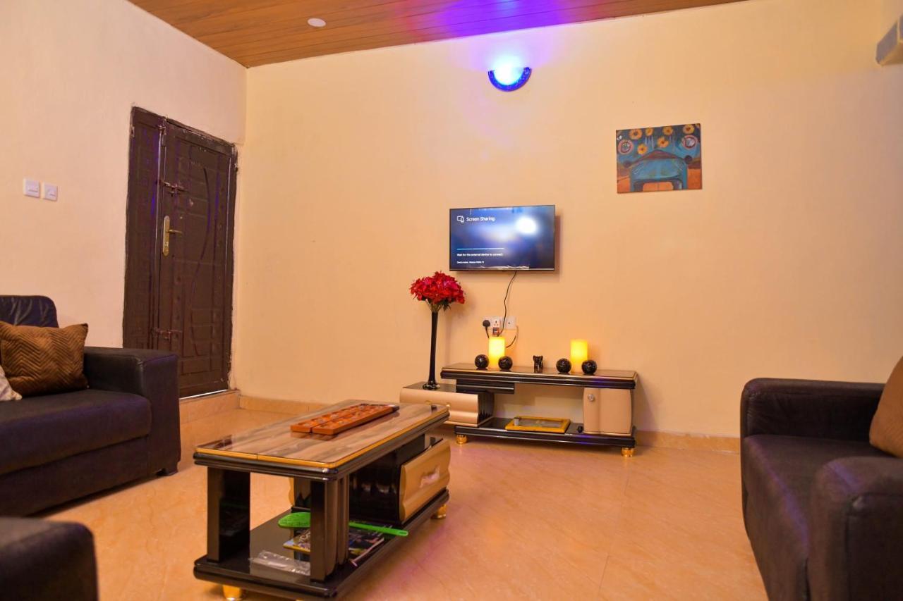 Living Green Apartments Airport Pick Up Бенин Сити Екстериор снимка