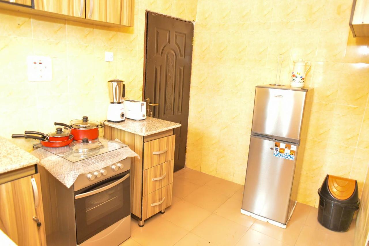 Living Green Apartments Airport Pick Up Бенин Сити Екстериор снимка