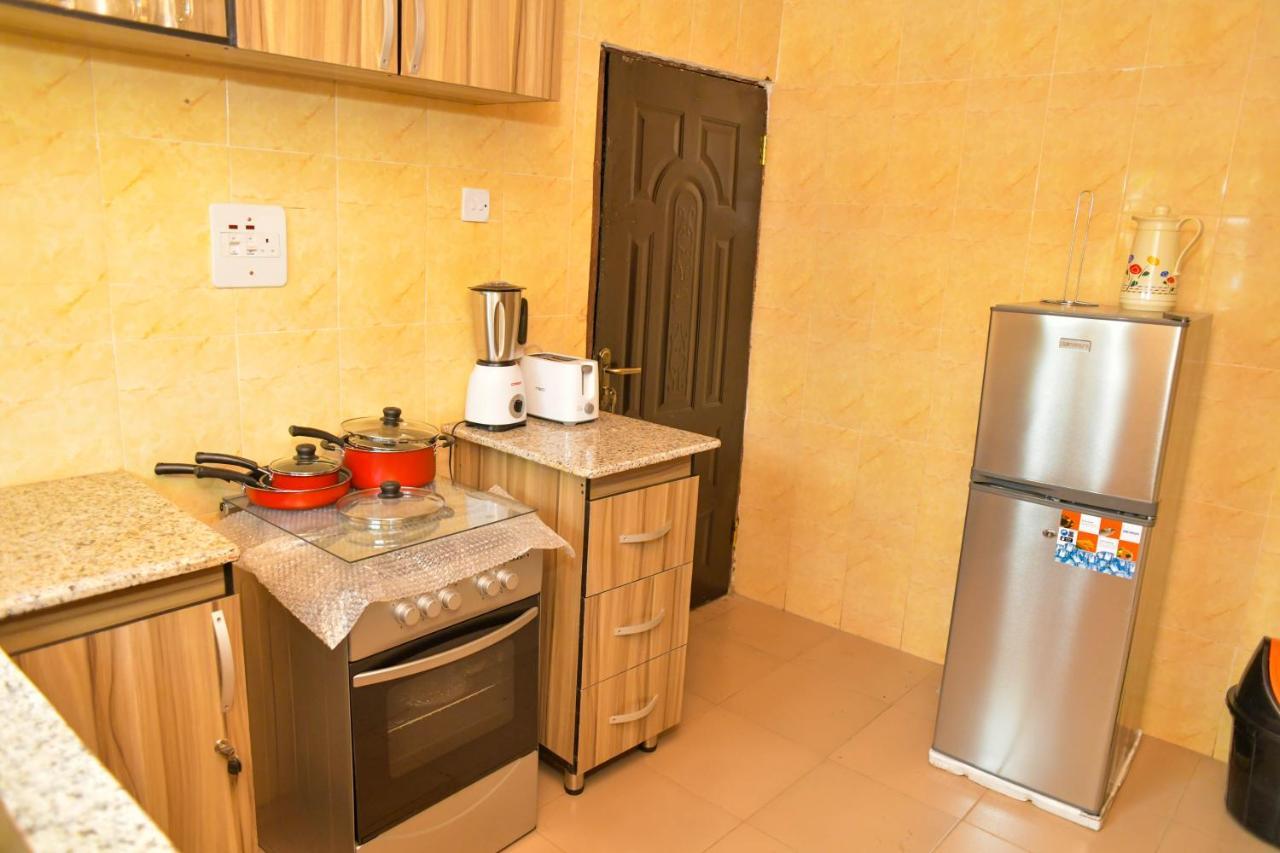 Living Green Apartments Airport Pick Up Бенин Сити Екстериор снимка