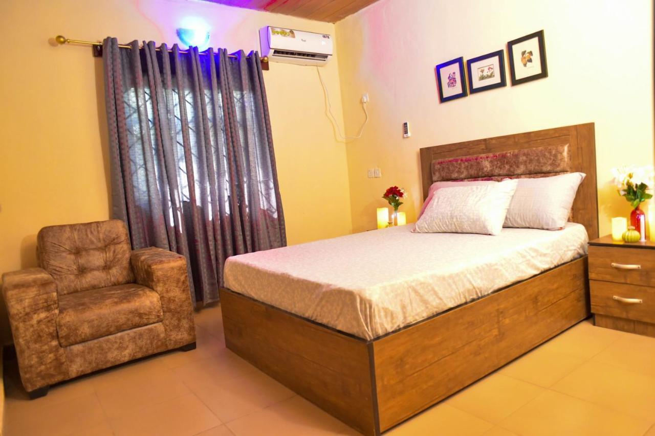 Living Green Apartments Airport Pick Up Бенин Сити Екстериор снимка