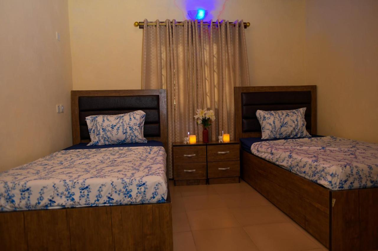 Living Green Apartments Airport Pick Up Бенин Сити Екстериор снимка