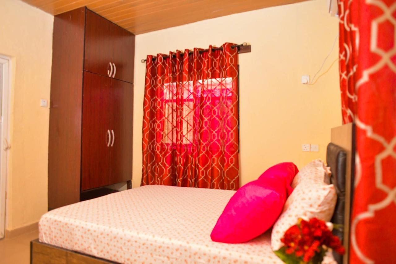 Living Green Apartments Airport Pick Up Бенин Сити Екстериор снимка