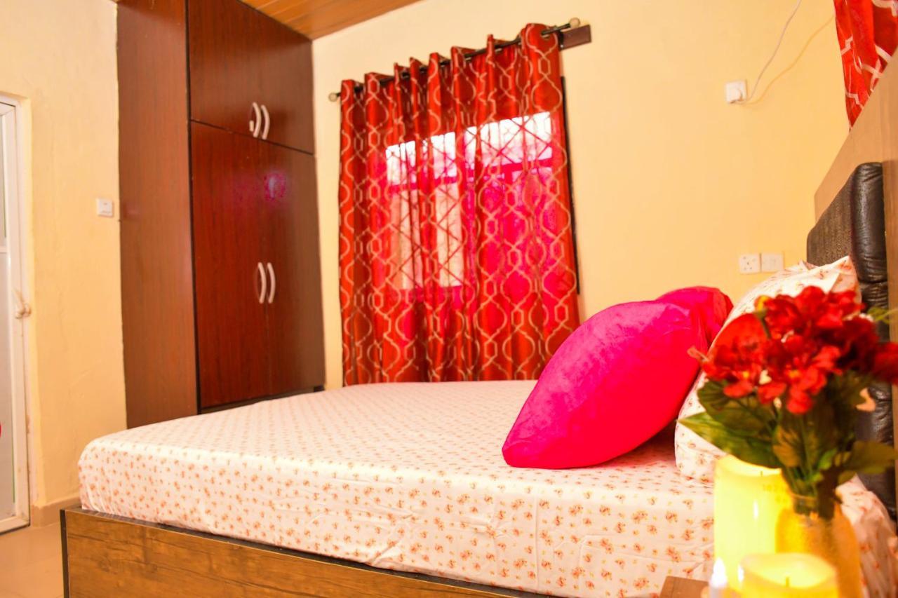 Living Green Apartments Airport Pick Up Бенин Сити Екстериор снимка